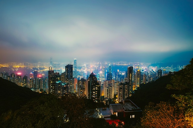 拿香港户口和内地身份互相矛盾吗？